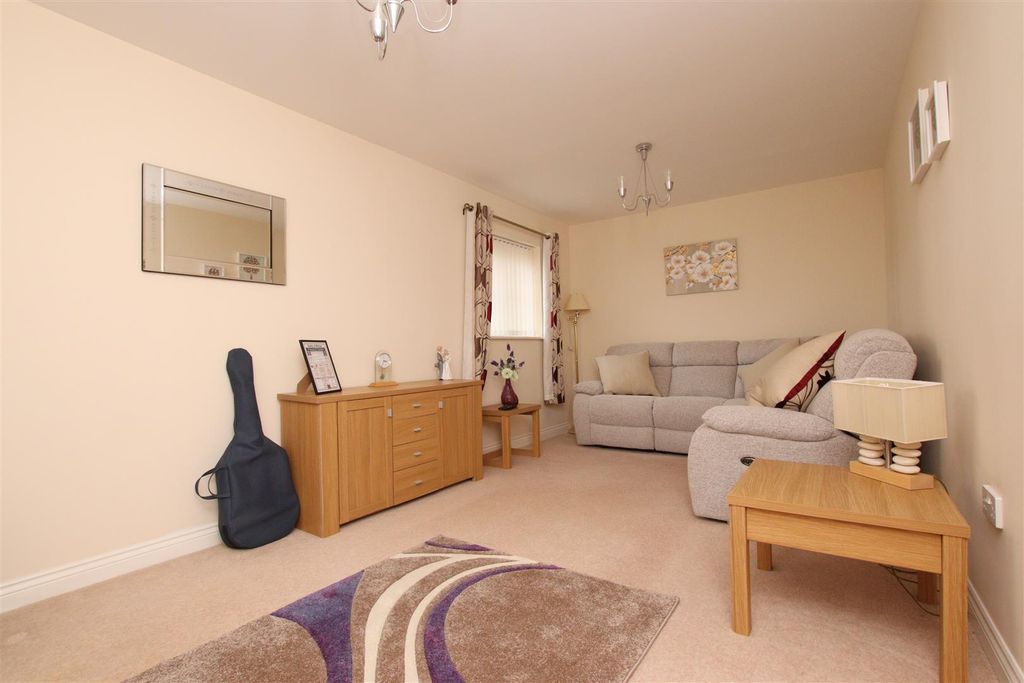 Property photo 2 of 17 Living Room_.Jpg