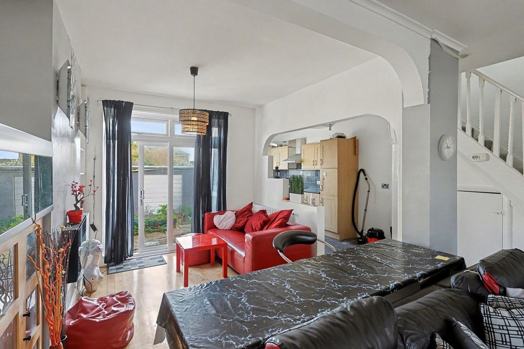 Property photo 3 of 22 Living Room