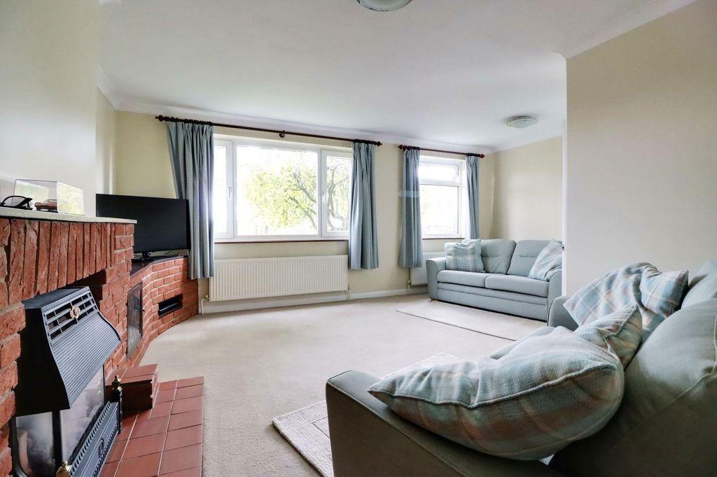 Property photo 3 of 17