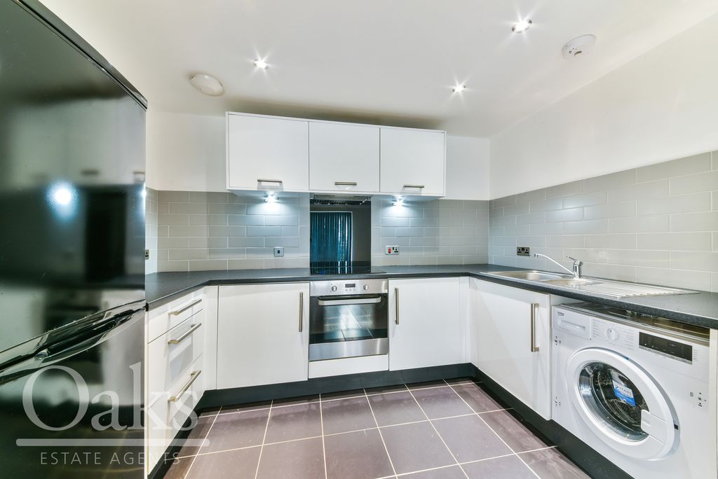 Property photo 3 of 8 Kitchen