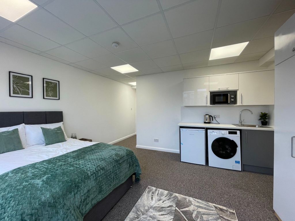 Property photo 3 of 6