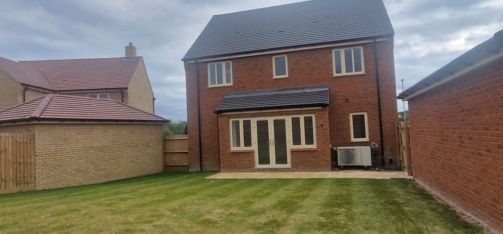 Property photo 3 of 8 5268432