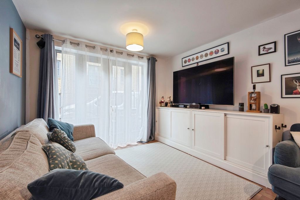 Property photo 3 of 17 Lounge/Kitchen