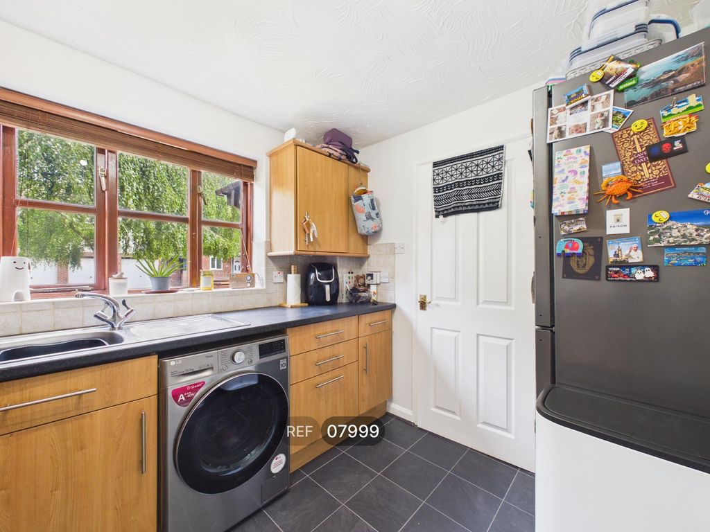 Property photo 3 of 15 Kitchen