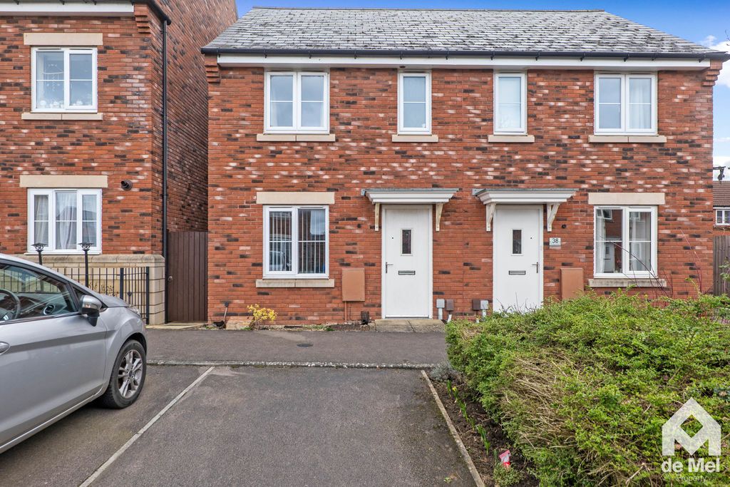 Property photo 1 of 12 Photo 12