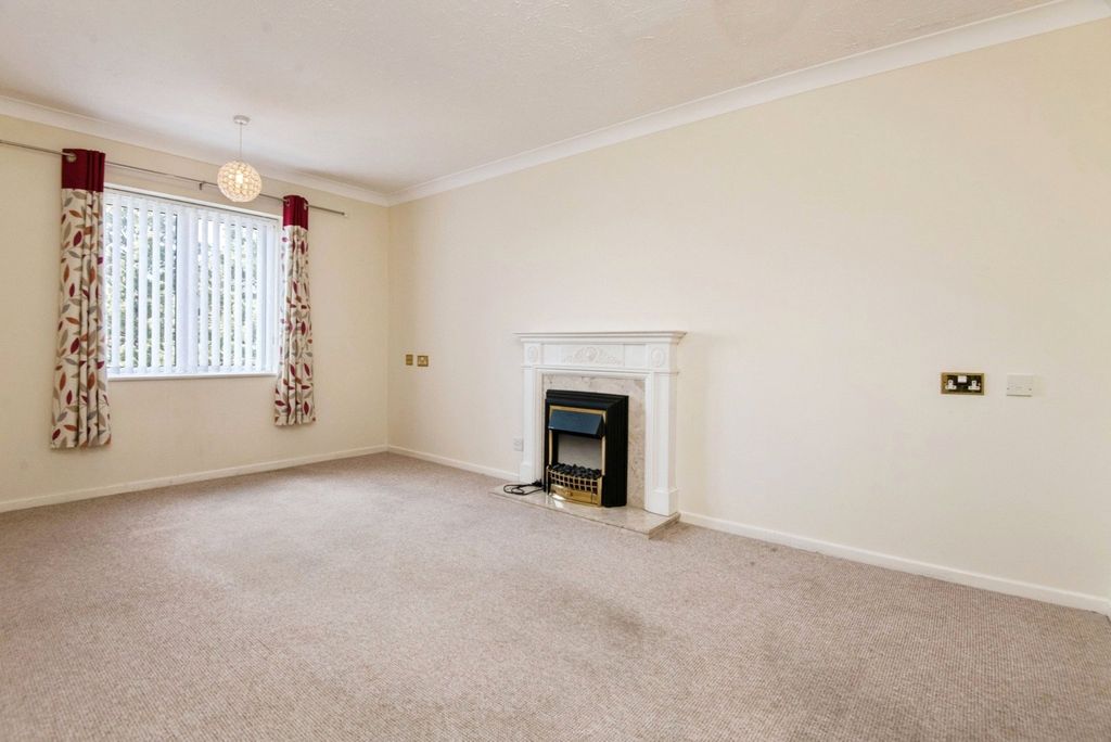 Property photo 2 of 8 Photo