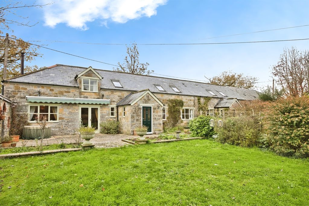 Property photo 1 of 24