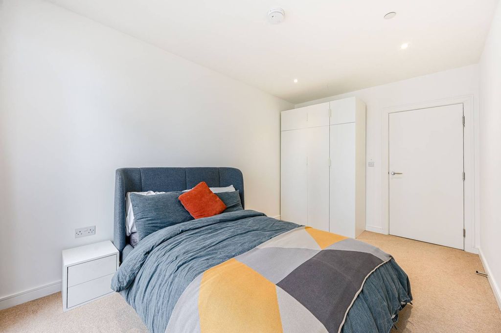 Property photo 3 of 23