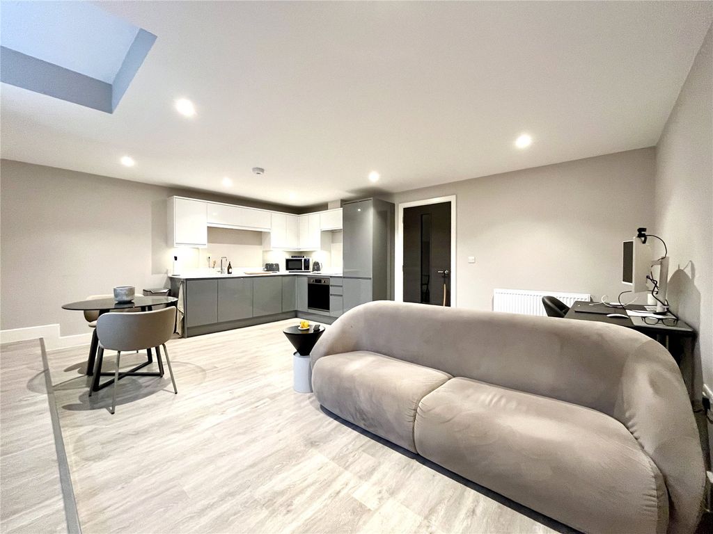 Property photo 2 of 8 Picture No. 08