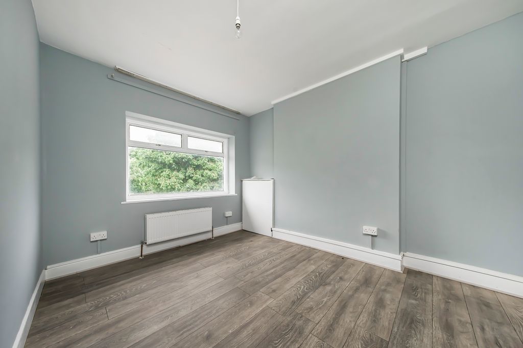 Property photo 3 of 11 Image00001