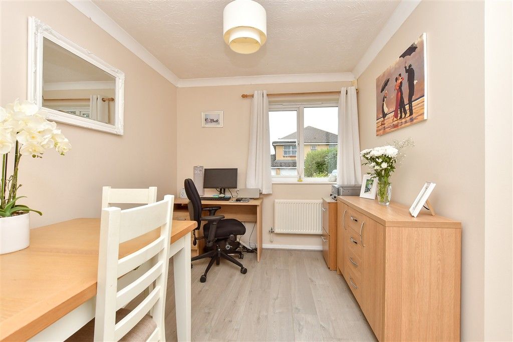 Property photo 3 of 11 Dining Room