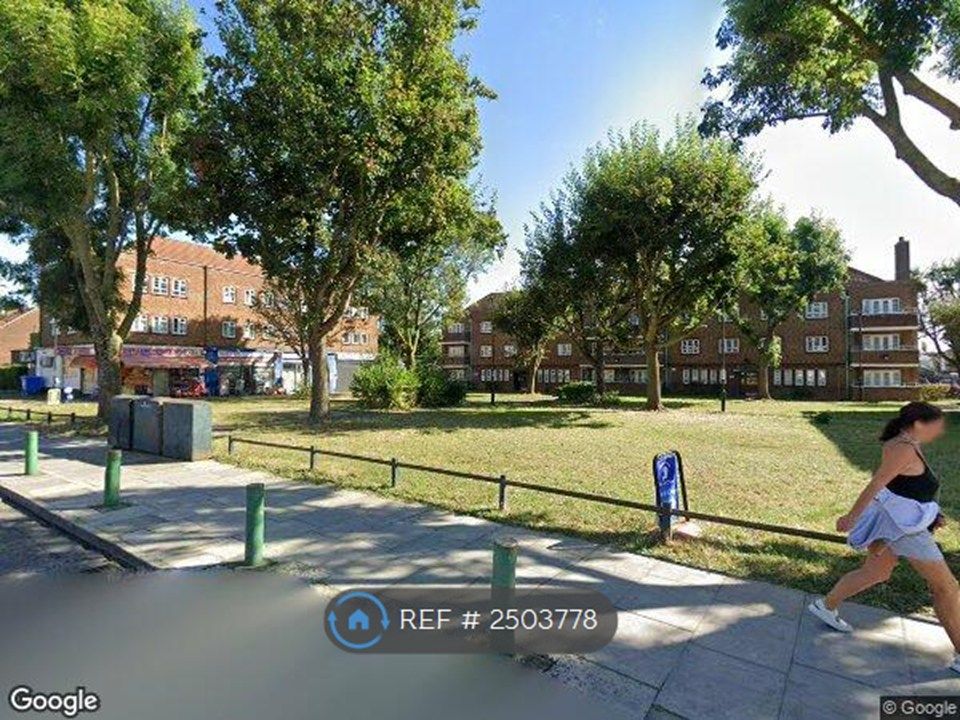 Property photo 1 of 16 Double Room For Rent In Palmers Green, N13 5Qq