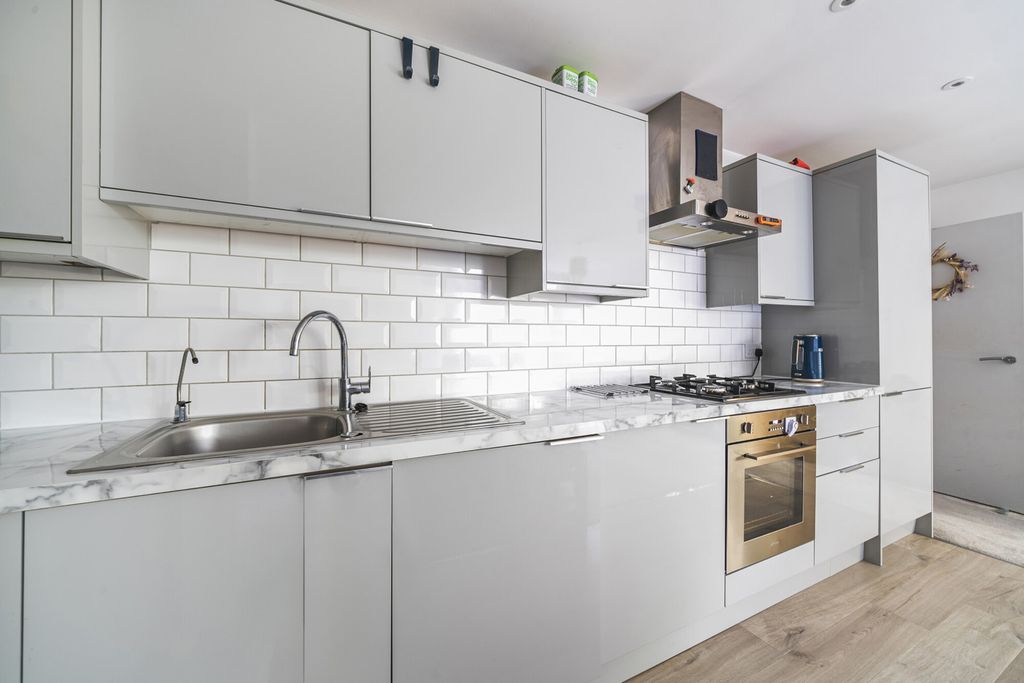 Property photo 2 of 13 Kitchen