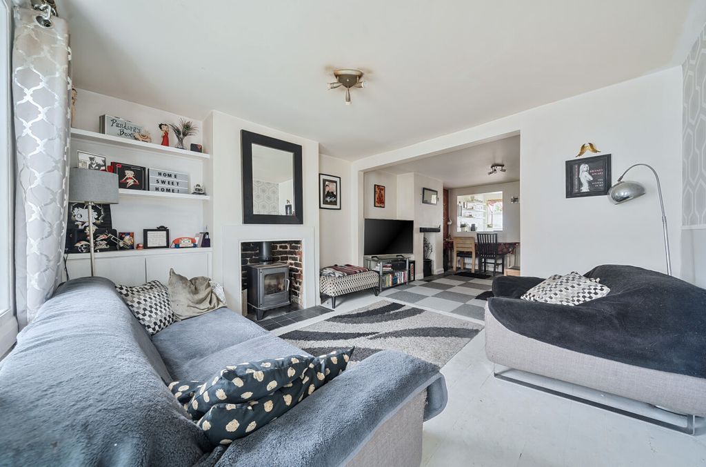 Property photo 2 of 12 1333960-16-68907B...
