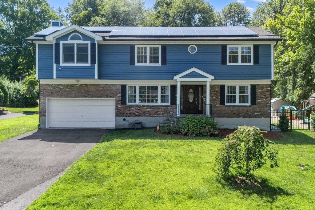 Property photo 1 of 30