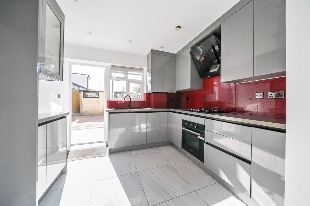 Property photo 2 of 15 Picture No. 09