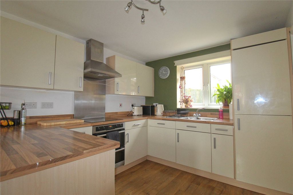 Property photo 3 of 24 Picture No. 05