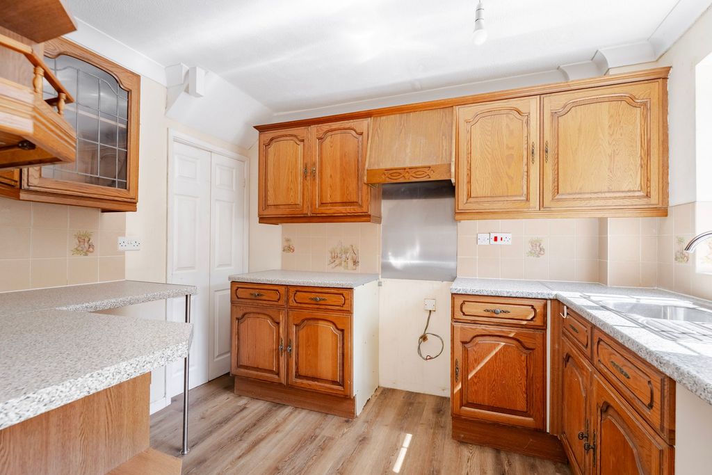 Property photo 2 of 15