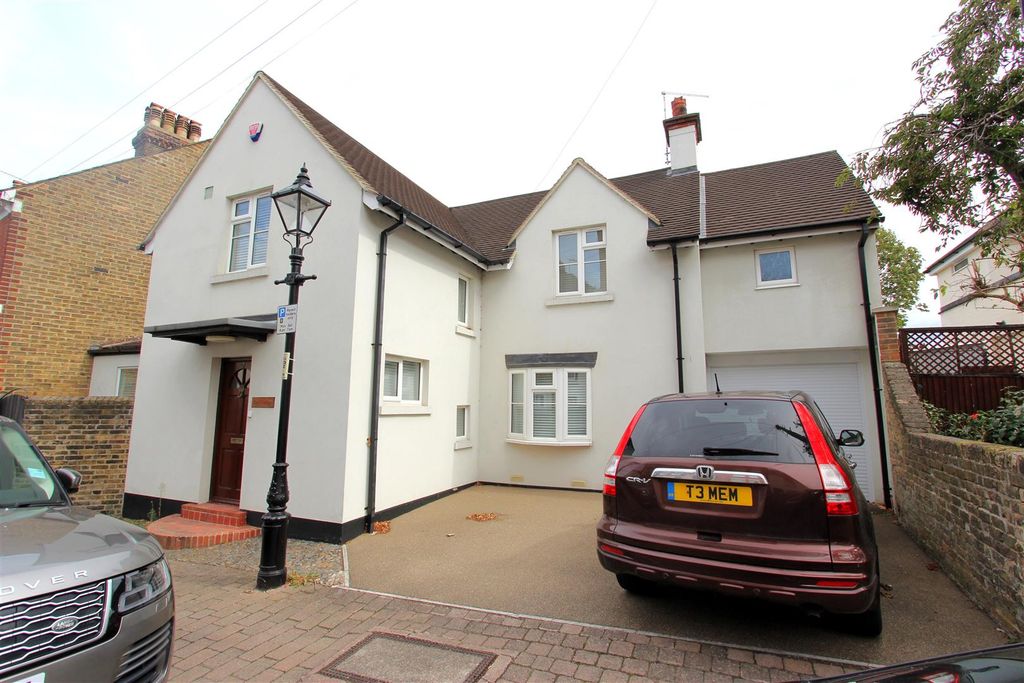 Property photo 1 of 26 2.Jpg