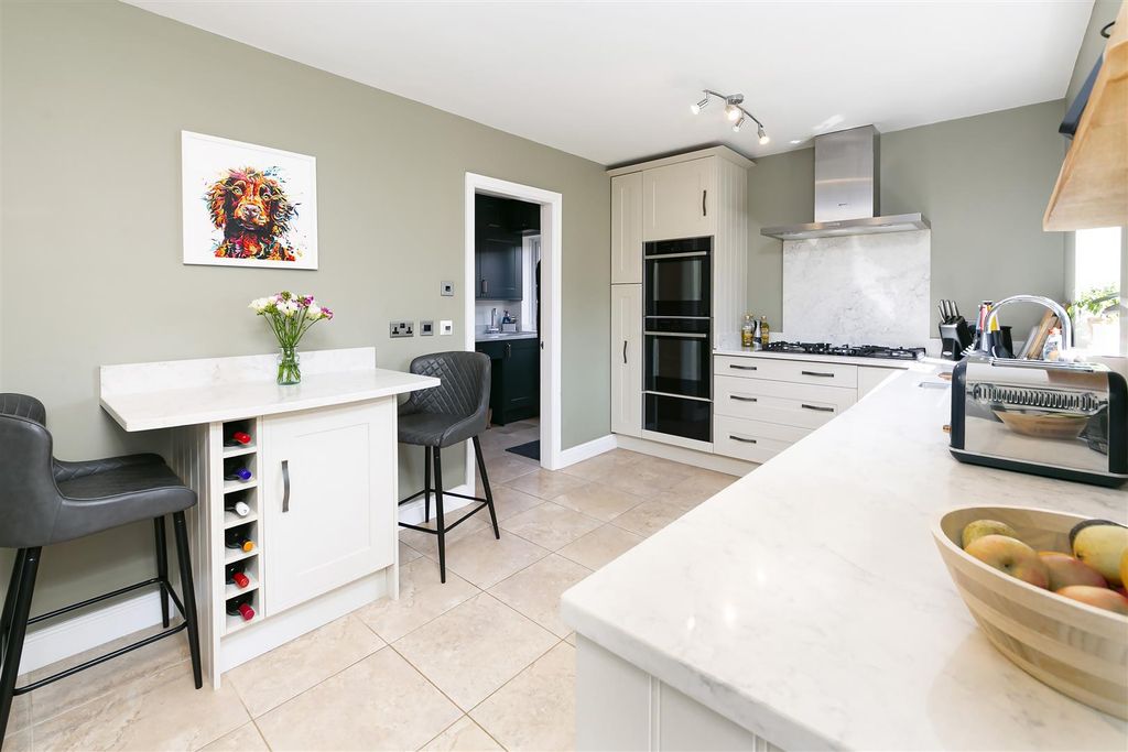 Property photo 3 of 21