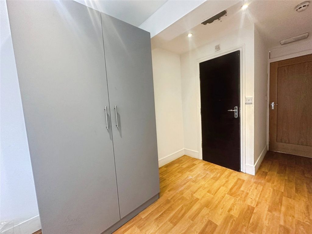 Property photo 3 of 7 Bedroom