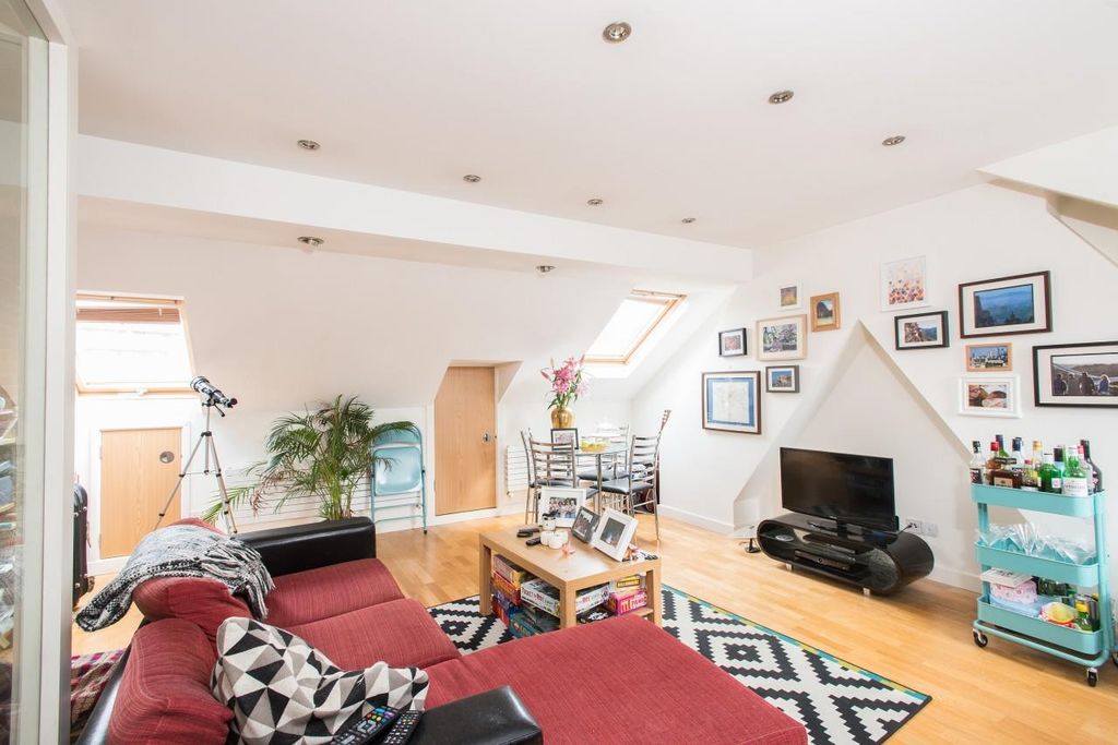 Property photo 2 of 6