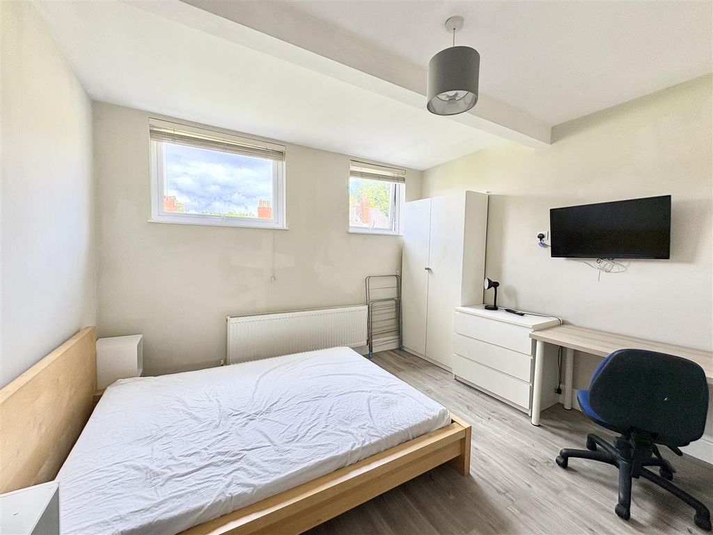 Property photo 3 of 17 Image00003.Jpeg