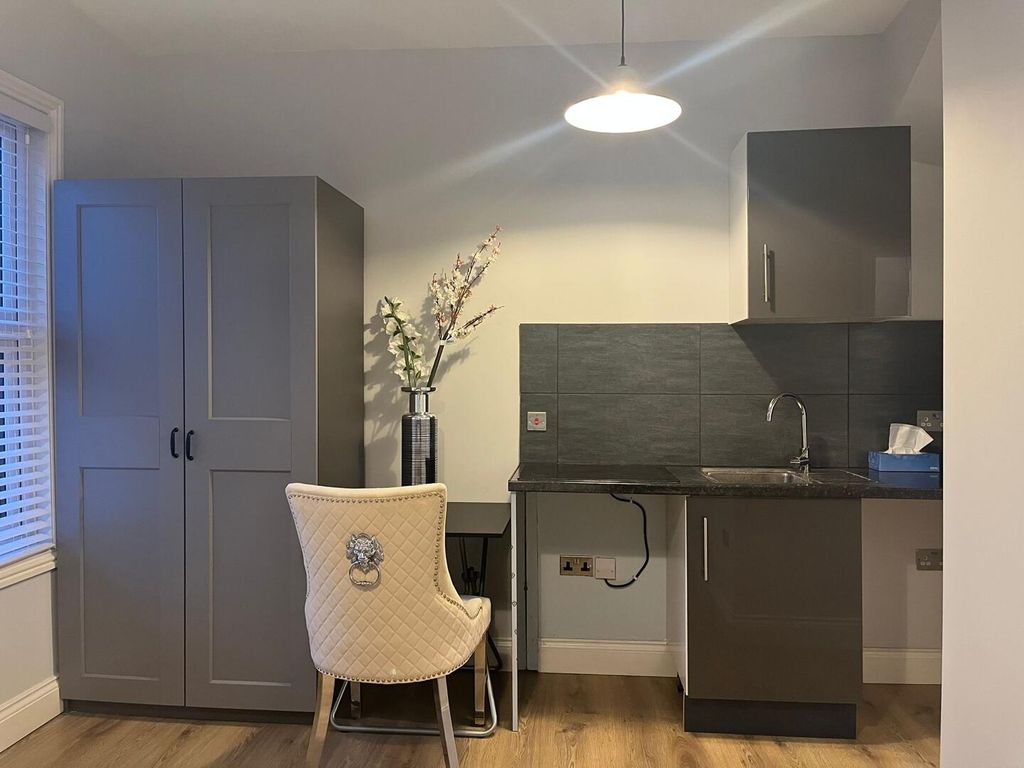 Property photo 1 of 5 Kitchen