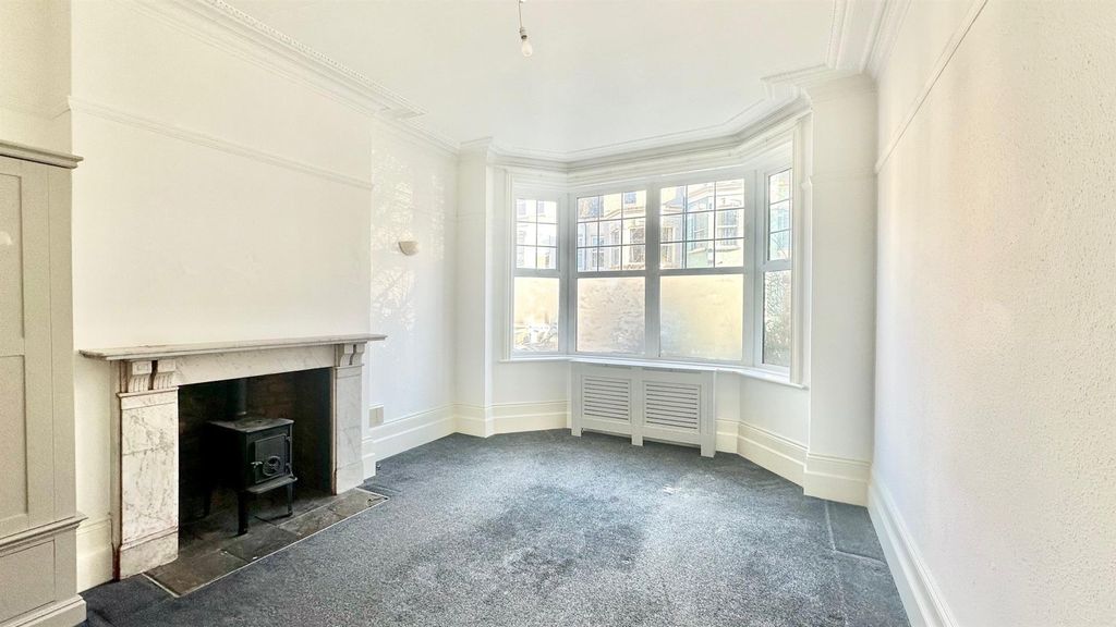 Property photo 1 of 27