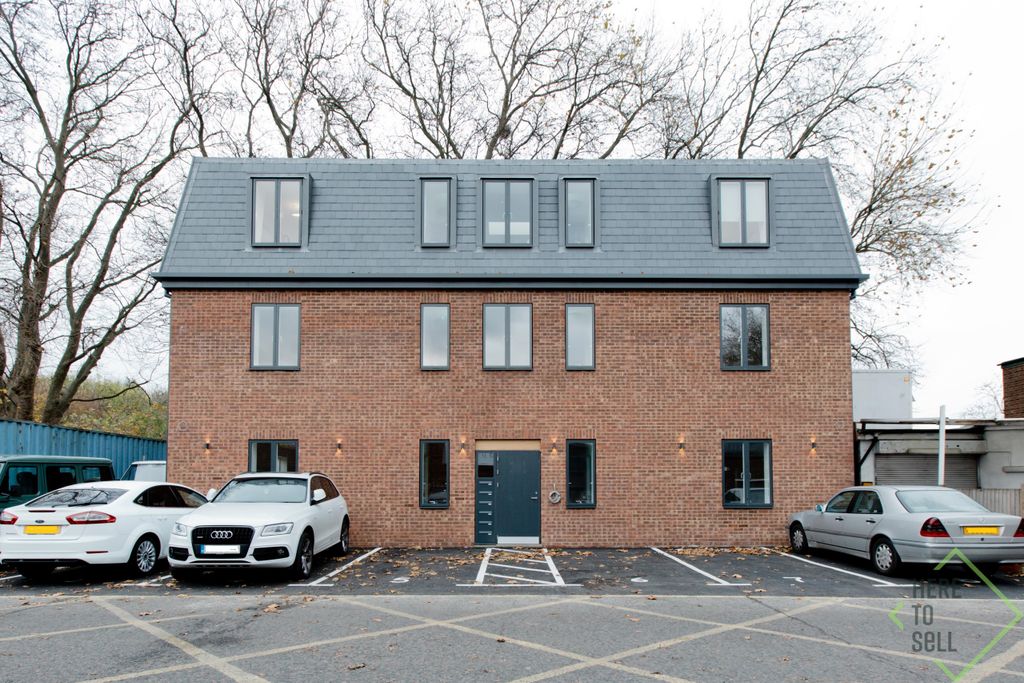 Property photo 1 of 8 35 Office 3086