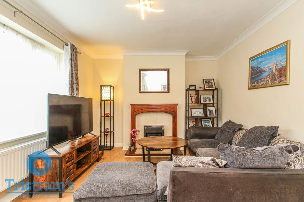 Property photo 3 of 21