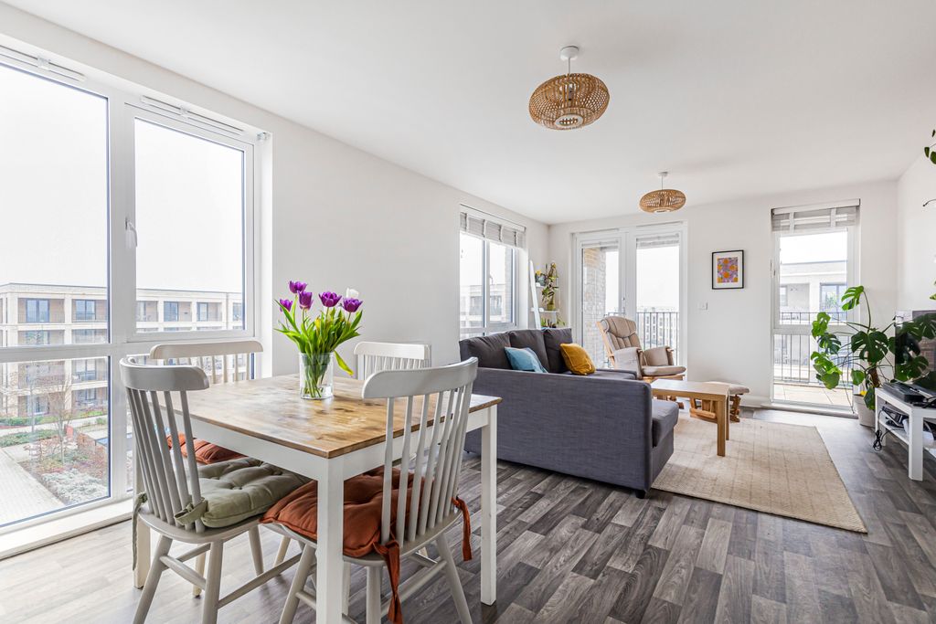 Property photo 2 of 26 3672801