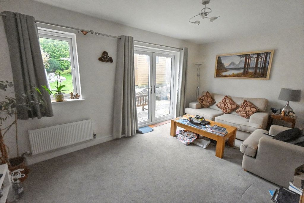 Property photo 3 of 8