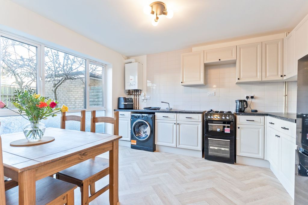 Property photo 2 of 19