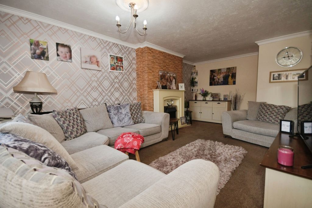 Property photo 3 of 16 Pbox-Img.Jpg