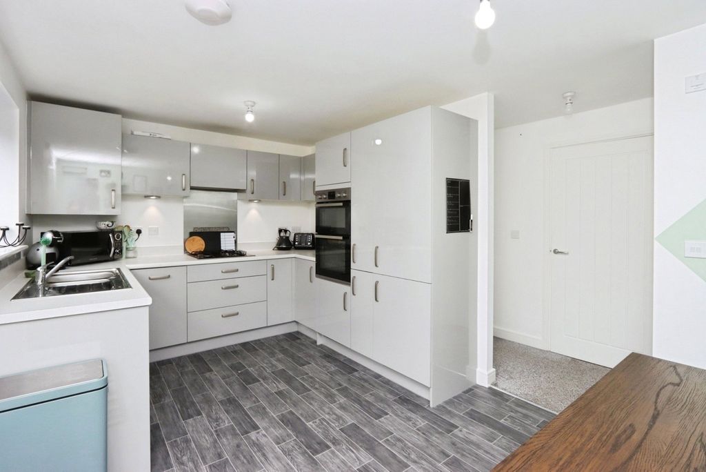 Property photo 3 of 17 Photo