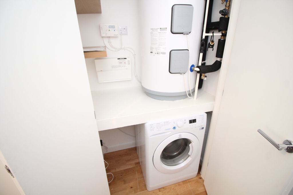 Property photo 3 of 13 Description