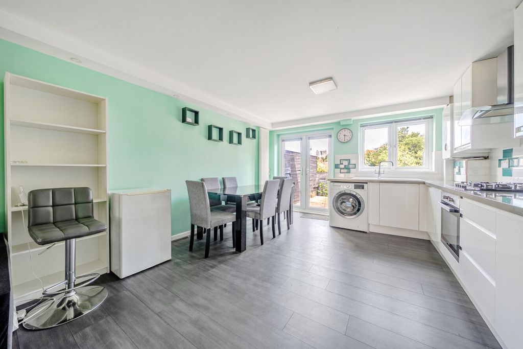 Property photo 2 of 19 1502312-6-6A73605...