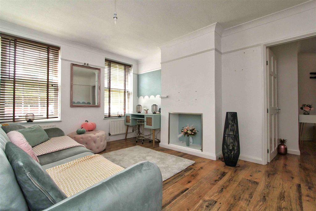 Property photo 3 of 16 3.Jpg