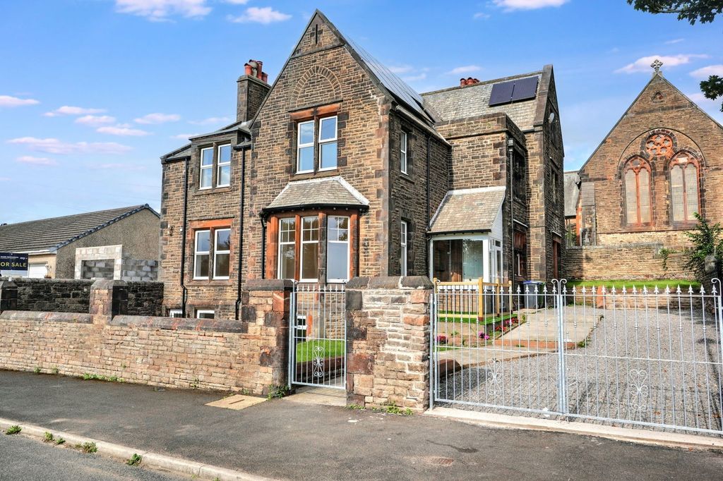 Property photo 1 of 28