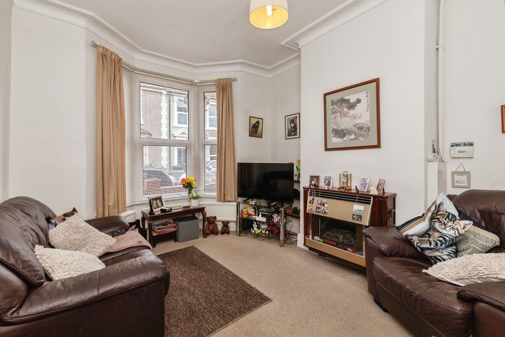 Property photo 2 of 17 Photo