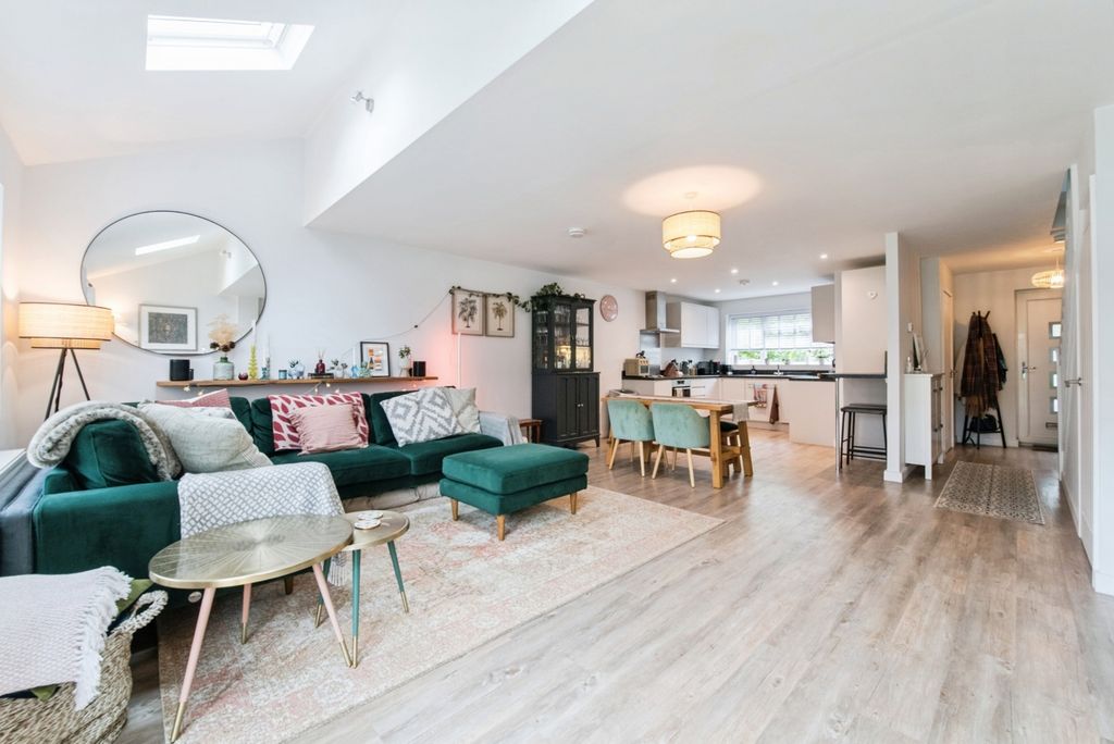 Property photo 3 of 9 Open Plan