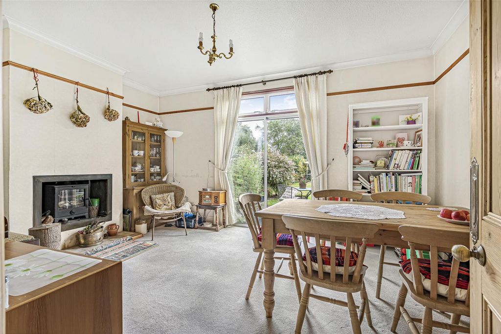 Property photo 2 of 26