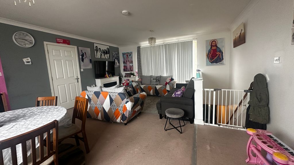 Property photo 2 of 7