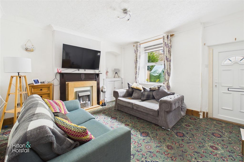 Property photo 2 of 12 Wellhouse Street