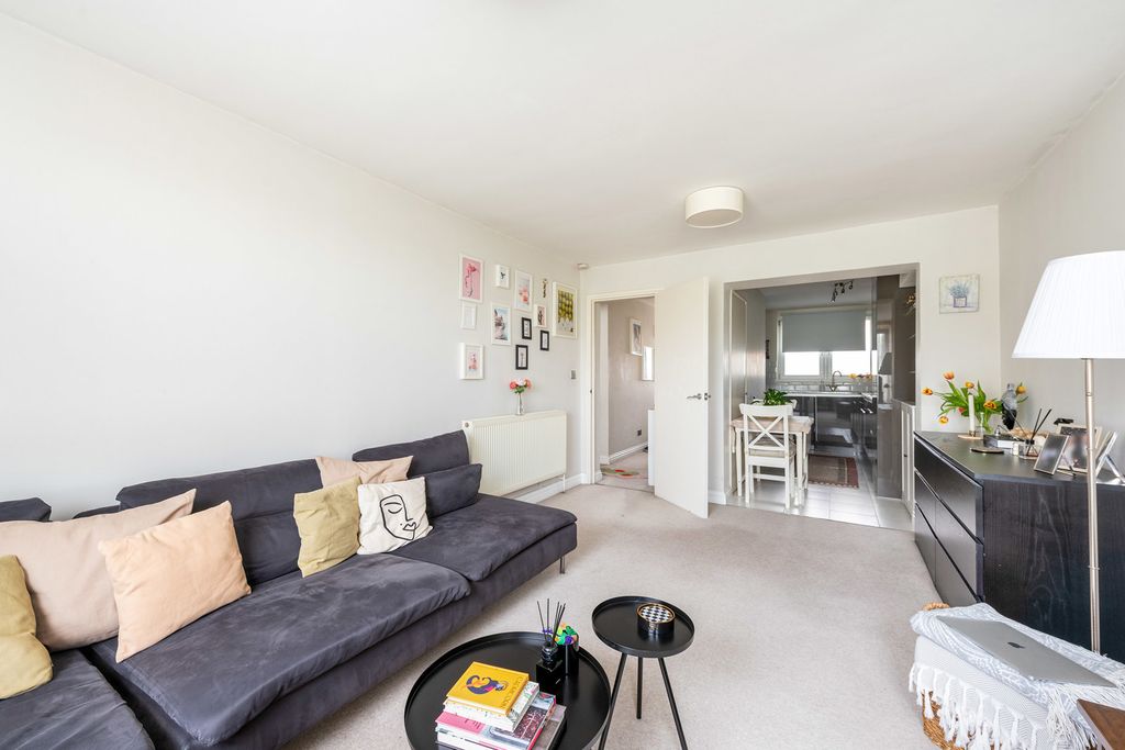 Property photo 3 of 10 Pbox-Img.Jpg