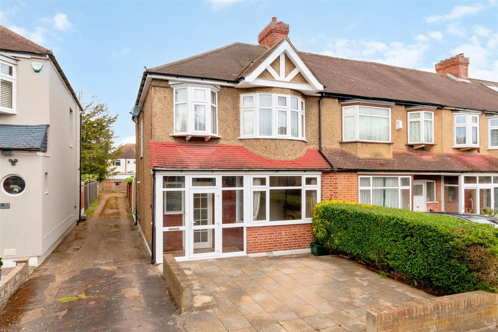 Property photo 1 of 12 Monkleigh Road