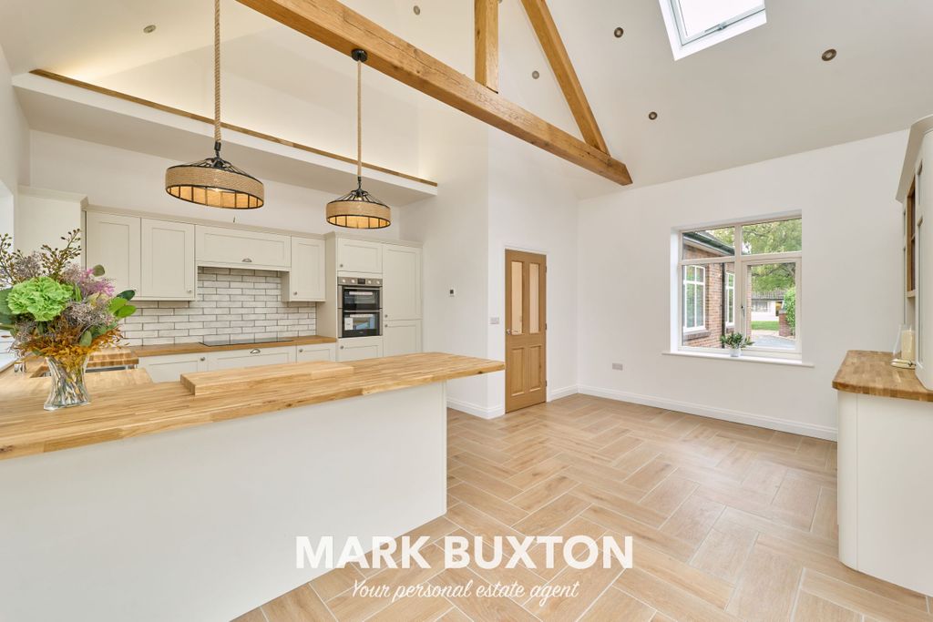 Property photo 2 of 34