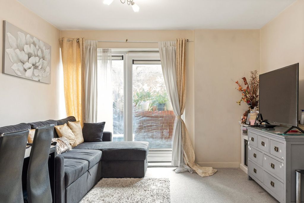 Property photo 3 of 19