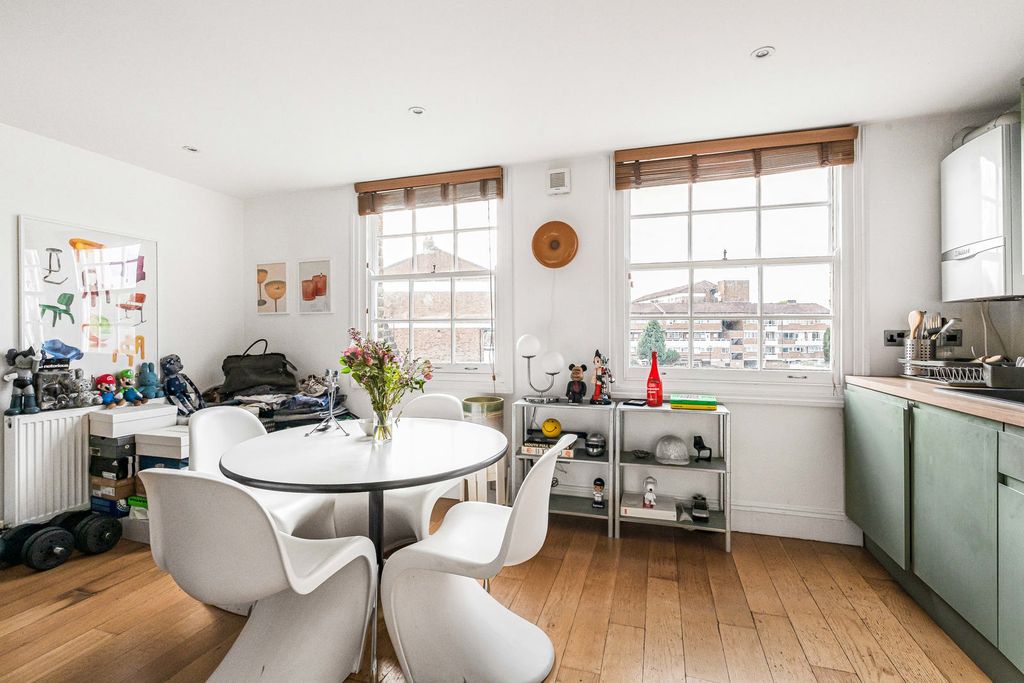 Property photo 1 of 11 Reception/Kitchen